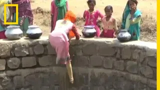 Children in India Climb 40 Foot Well During Water Shortage | National Geographic