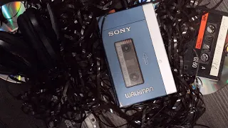 Retro Tech: WALKMANS