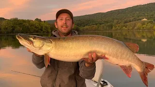 BIG MUSKIE fishing in PENNSYLVANIA!! (Central, PA)