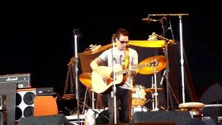 Pearl Jam - Mike McCready Song About Daughter (pre-set) HD 8.21.09 Toronto