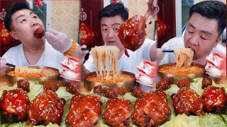 SMR# Xiaofeng Eating Really delicious 🍗 Fried chicken thighs, Noodles, Cake| Xiaofeng Mukbang #92