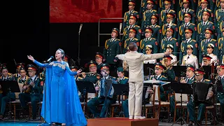 Концерт в Пхеньяне 2023, «Герою было 18 лет», солистка — Кристина Фуш