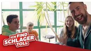 Schlagerkids - Fußball ist unser Leben (Offizielles Musikvideo) ft. Bürger Lars Dietrich