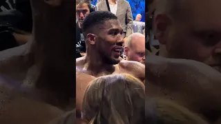 ANTHONY JOSHUA MOMENTS AFTER KNOCKING OUT ROBERT HELENIUS! 🥊