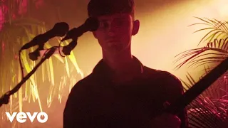 Glass Animals - Hazey (Live in London)