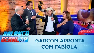 Garçom maluco apronta com Fabíola Reipert