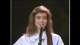 Nanci Griffith performing on New Country 1987