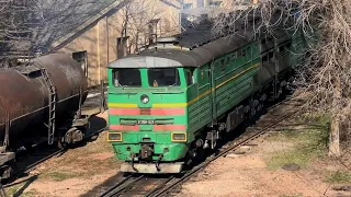 Diesel locomotive 3TE10M-1024 is being prepared for departure on the "Bishkek-1 - Rybachye" flight.