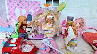 TORTURED THE NANNY OF THE ROBOT, Katya and Max are a cheerful family! Funny Barbie Dolls and LOL