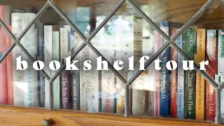 BOOKSHELF TOUR | My Cousin's Charming & Cozy Book Collection