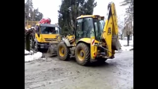 Amazing tractors stuck in mud --  2017
