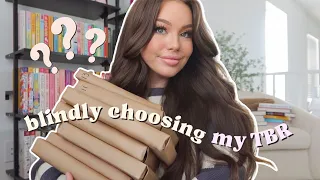 BLINDLY choosing my TBR!! *spoiler free reading vlog*