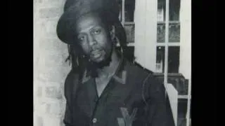 Gregory Isaacs - Gi Me  1980