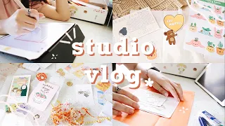 STUDIO VLOG 04 // opening happy mail + drawing new stickers 💌