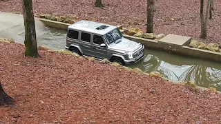 2019 mercedes G wagon going on water and climb steps