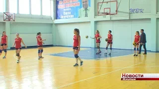 Новый спортивный сезон в Искитиме открыли волейболистки из Новосибирской области