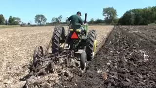 2 CYL. JOHN DEERE TRACTORS PLOWING tubalcain