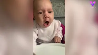 La reacción de este bebé la primera vez que prueba verduras