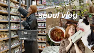 week in my life in seoul 🎧 book shopping, ceramics, saltburn, cooking at home in korea VLOG