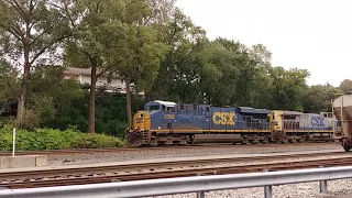CSX Q410 chugging hard from a stop