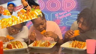 10 Tacos stuffed 🌮 in 7 mins |Mukbang Challenge by @CuzzoAB @RinahxCuzzo