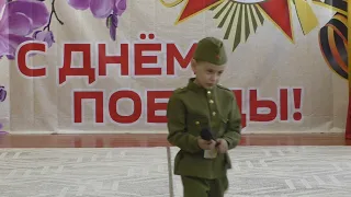 Праздник "День Победы", в подготовительной группе  "Капельки"