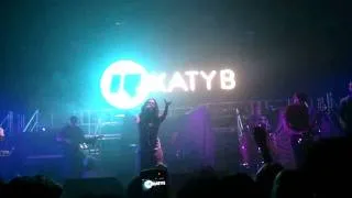 [Tinie Tempah, Manchester Apollo, 19th Feb 2011] Katy B - Perfect Stranger