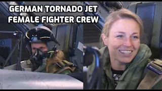 Weibliche Tornado Kampfjet Co-Pilotin [Female Tornado Fighter Jet Crew]