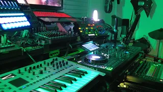 This is a LIVE DAWless jam | Minimal Acid Techno | Roland Gaia2, TR8s, MC707 | Pioneer RMX1000 |