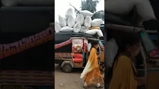 Auto Rickshaw / Tum Tum Overloaded🤔