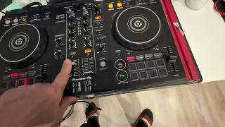 Pioneer DDJ-400 kicsi, okos…..