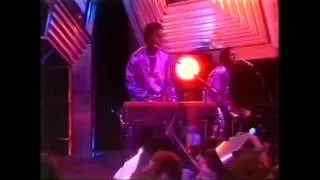 Gibson Brothers - What a life 1979 Top of The Pops August 30th 1979
