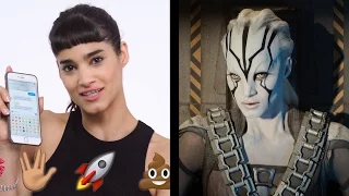 Star Trek’s Jaylah (Sofia Boutella) Shows Us the Last Thing on Her Phone | WIRED