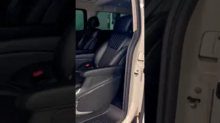 Automatic door on Peugeot Traveller Premium 7S