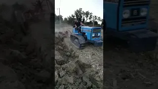 Landini 5830 in aratura con aratro Gherardi