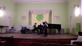 И.С.Бах "Менуэт" на ксилофоне Доля Ваня 1 класс