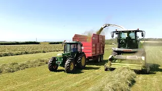 CHOPPING GRASS IN A CLASSIC TRACTOR!! THE MOST FUN I HAVE EVER HAD!