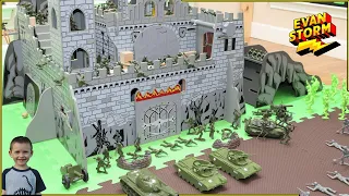 🏡 PLAY at HOME Castle Defense with Green Plastic Army Men VS Exosaur Gray Army and Hunters