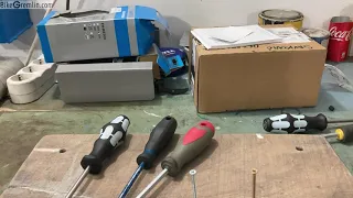 Phillips, JIS, and Pozidriv screwdrivers demonstration [1023]