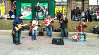 Another Brick In The Wall. Kiev street music