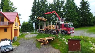Tatra Phoenix vykládání dřeva