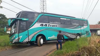 Momen langka yang jarang ditemukan || Beberapa bus lagi asik Oleng || 44 Trans || Konvoi 11 Bus