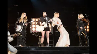 Beyoncé & The Dixie Chicks “Daddy Lessons” Live at CMA 2016.