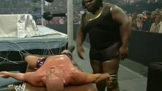 Mark Henry smashes Kurt Angle through the table - Smackdown! 28.04.2006