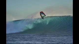 windsurfing and surfing dream wave cloudbreak for the first time
