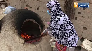 وهران: السيدة سالمة تعيل عائلتها بتحضير "خبز الدار" بإستخدام "كوشة العرب"
