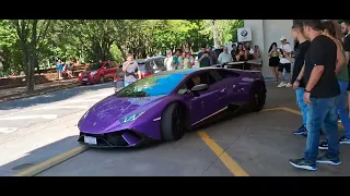 um dia de sol na avenida Europa duas lamborghini