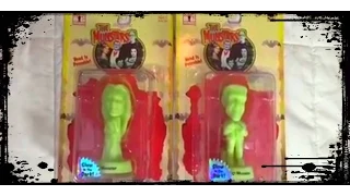 Little Big Heads Glow In The Dark Herman & Lily Munster Fig