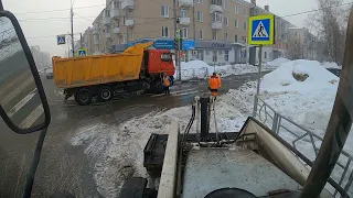 Погрузка большого китайца.Гоняем по городу пробиваем ливневки.