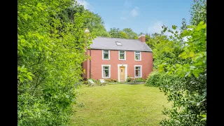 Stunning Two Bedroom Cottage in Two Acre Welsh Woodlands